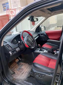 لاند روفر LR2